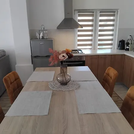 Ivana Apartament *